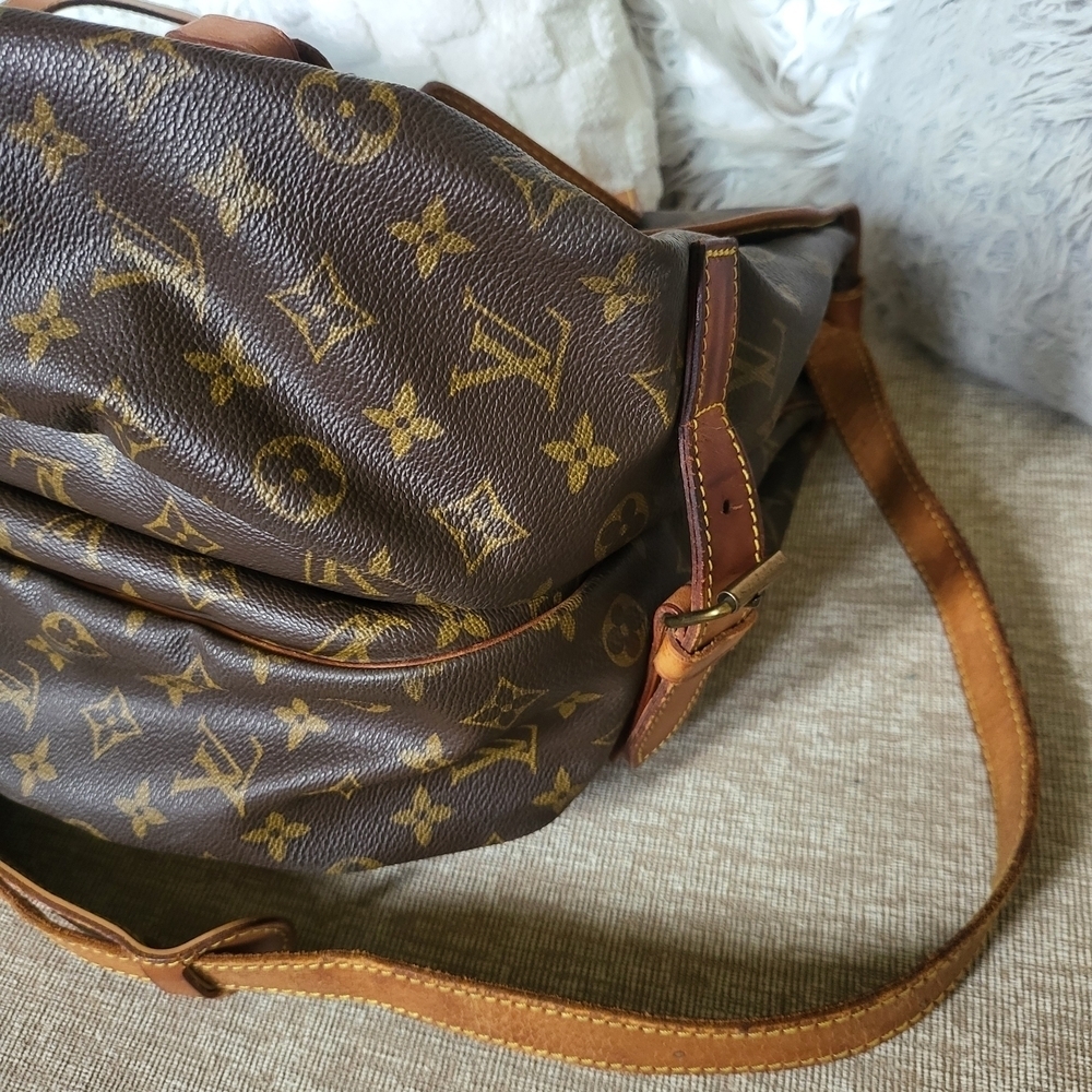 Louis Vuitton Monogram Saumur 43 Shoulder Bag..Authentic!! - Picture 7 of 16